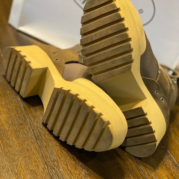 Women’s Steve Madden Carli Taupe Combat Boot Sz 9 - Picture 11 of 11